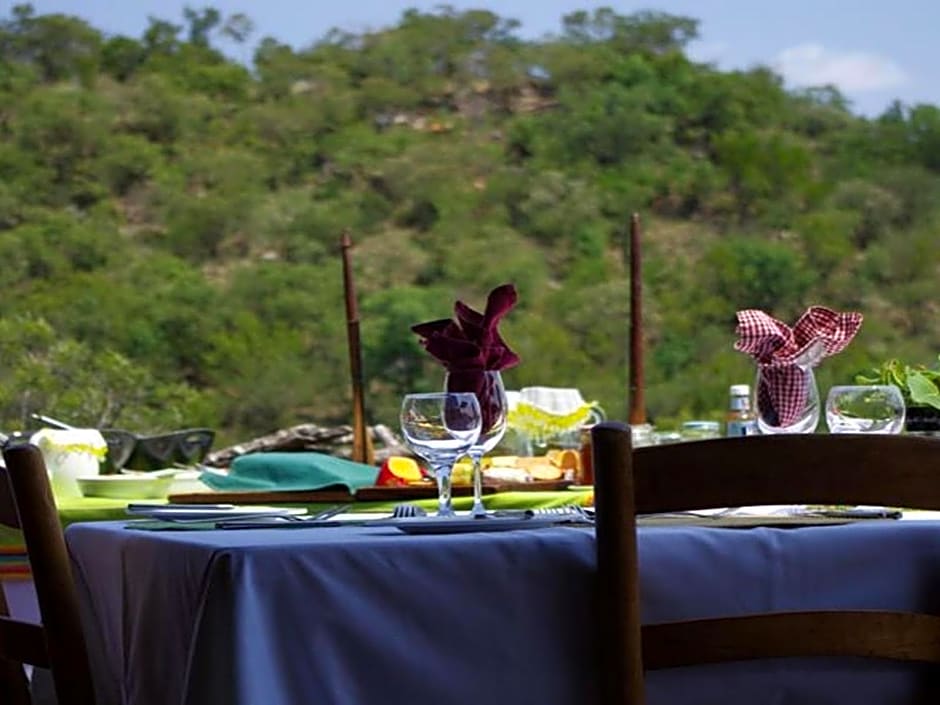 Buffalo Ridge Safari Lodge