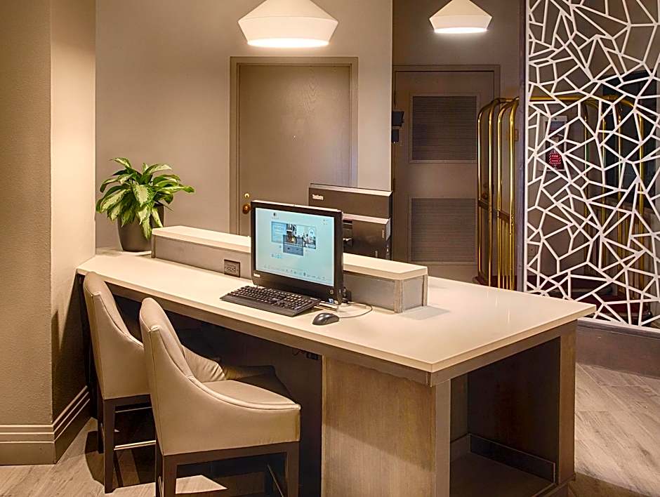 DoubleTree By Hilton Hotel Denver North