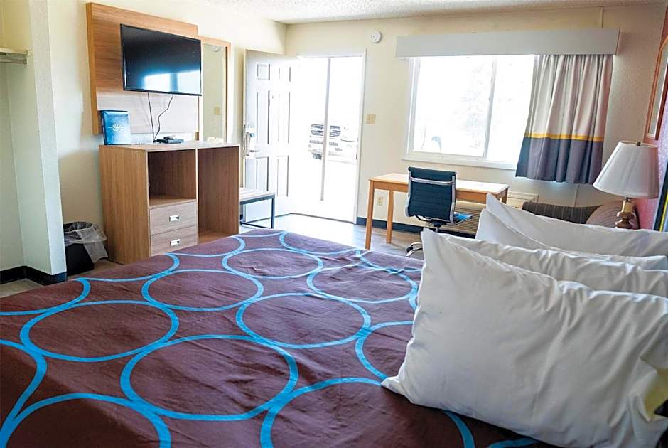 Super 8 by Wyndham Newcastle