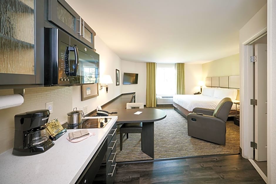 Candlewood Suites Columbus-Northeast