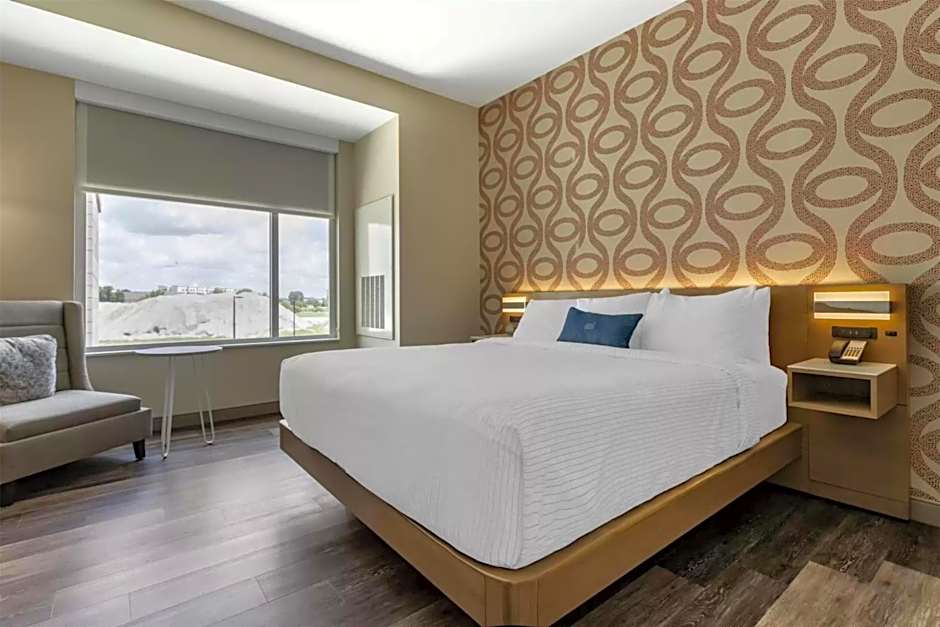 DoubleTree by Hilton Greenville Woodruff Road