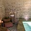 Le Petit Beaumarchais Hotel & Spa