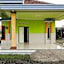 OYO 2371 Islami Family Residence