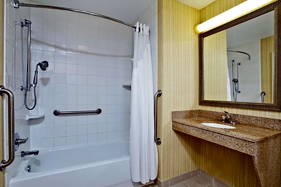 Holiday Inn Express Hotel & Suites Howell By IHG