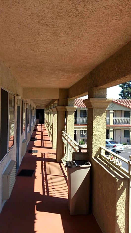 Santa Ana Travel Inn
