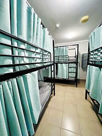 6 Bed Share + Attached Ensuite