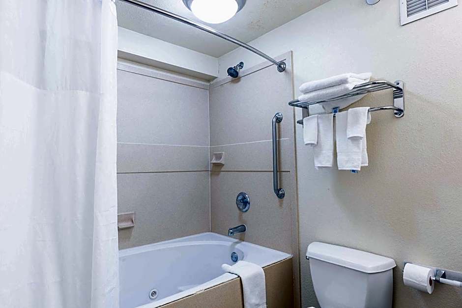 Days Inn by Wyndham Oklahoma City/Moore