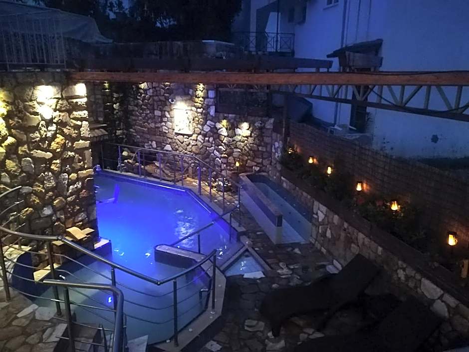 9 Queens Spa Hotel