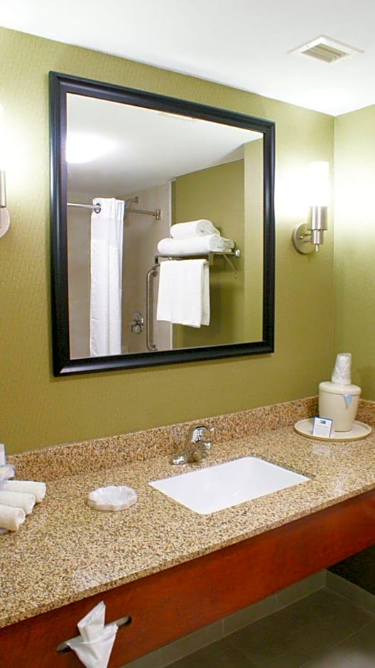 Holiday Inn Express & Suites Toluca Zona Aeropuerto By IHG
