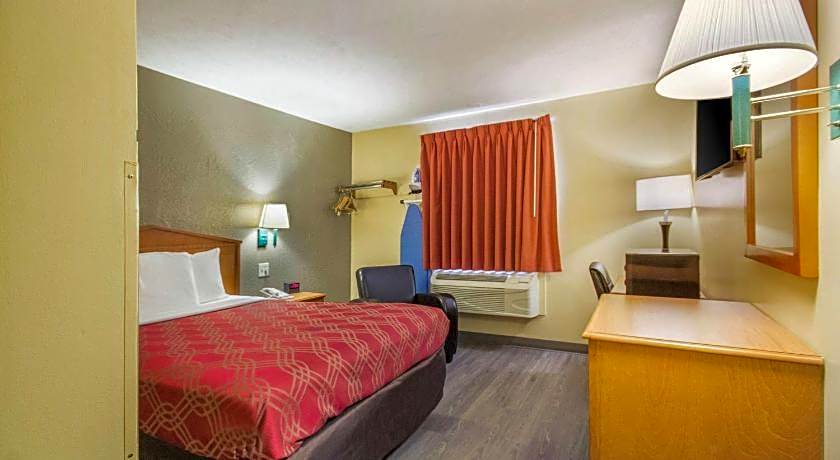 Econo Lodge Lansing - Leavenworth