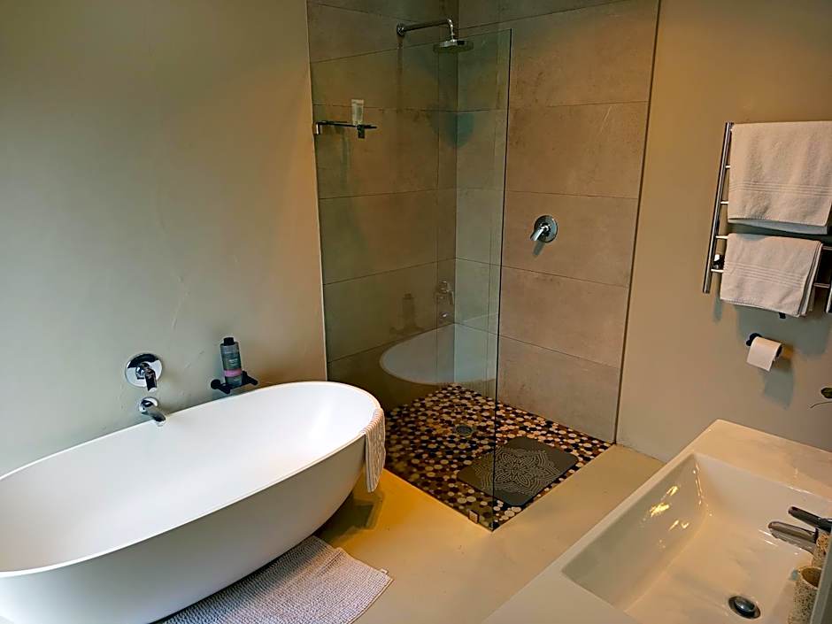 Photo 1 of 1 of Luxury 1 King Bed