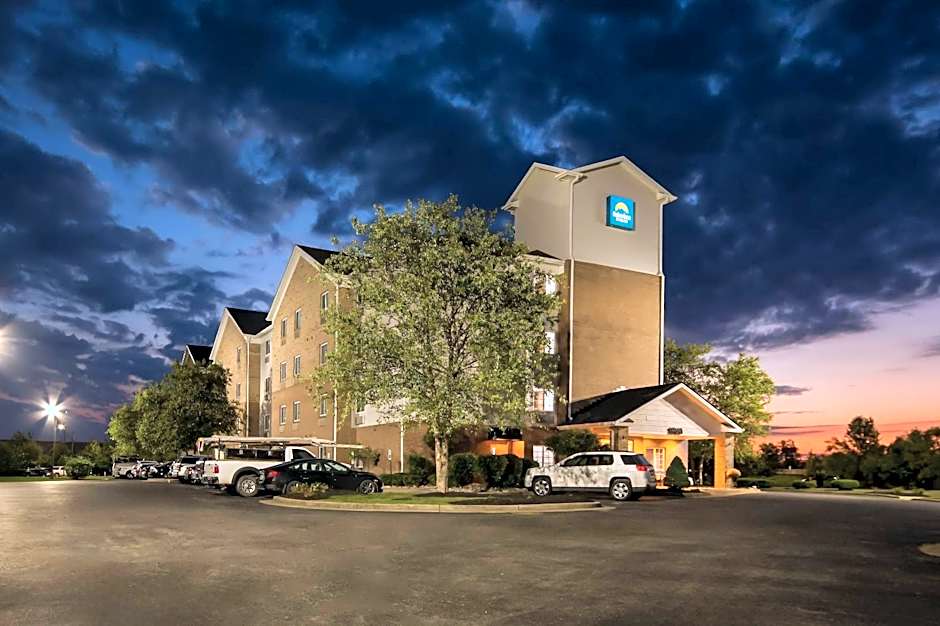 Suburban Studios Clarksville-Louisville North