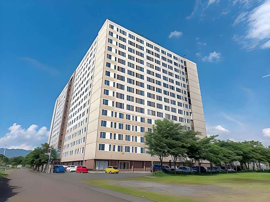 Emerald Apartel by RM.