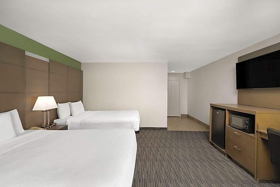 Travelodge Inn & Suites by Wyndham Anaheim on Disneyland Dr