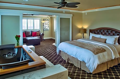 One-Bedroom King Suite