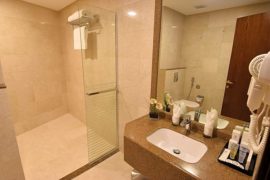 Zaha Al Munawara Hotel