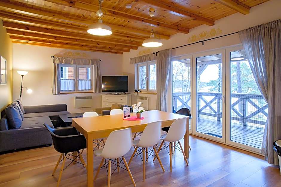 Domki Kaszuby - jezioro las i zoo w Szarlocie