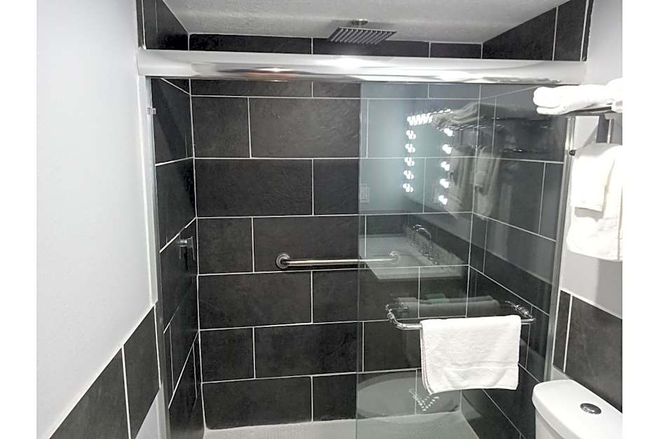 Marshall Lodge By OYO Hwy 65