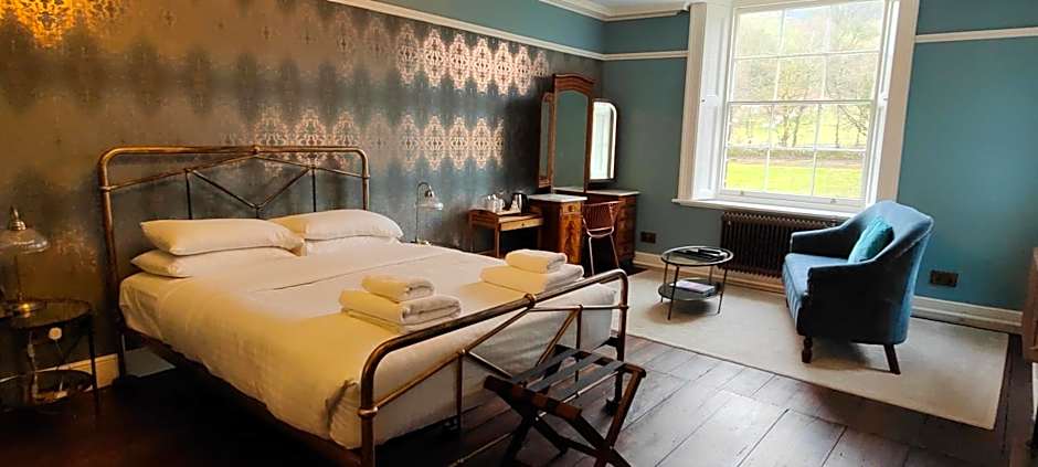 Photo 1 of 5 of Superior 1 King Bed