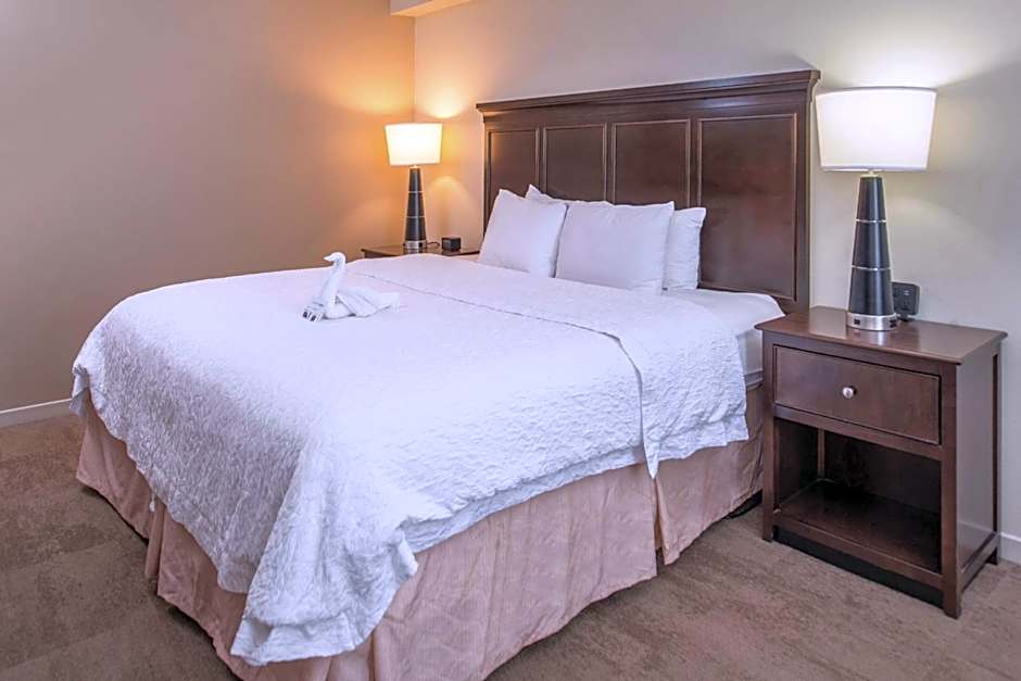 Hampton Inn & Suites Charlotte-Arrowood Rd.