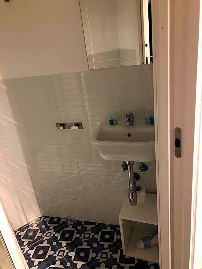 Hostal Ciempozuelos, familiar, cerca del Parque Warner y Madrid