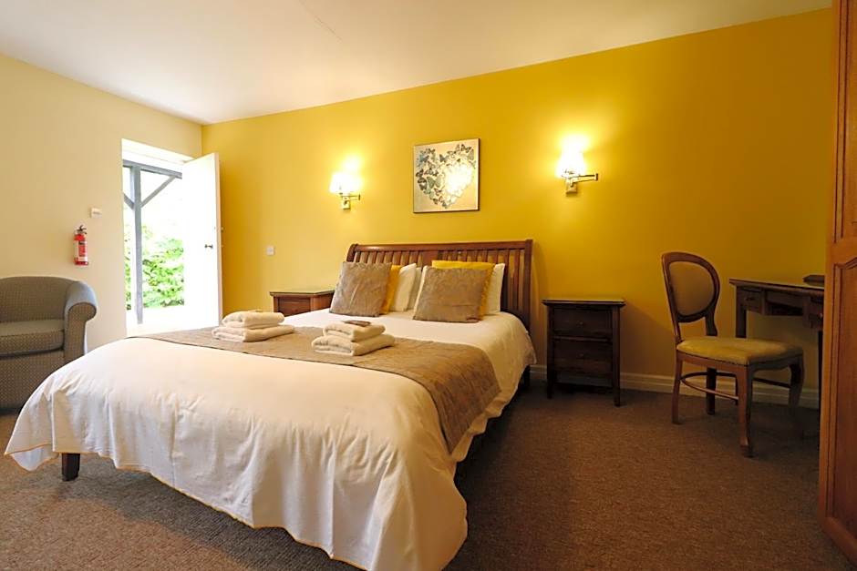 St George's Lodge, Bisley