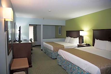 2 King Beds with Sofa Bed Smoking