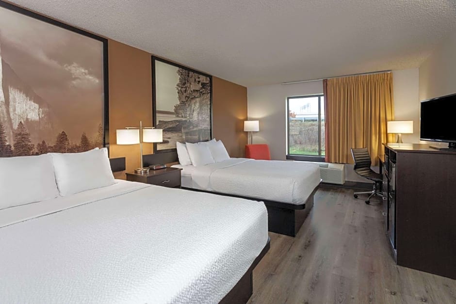 Super 8 by Wyndham Wausau