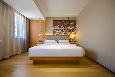 Triple Room with Shared Toilet