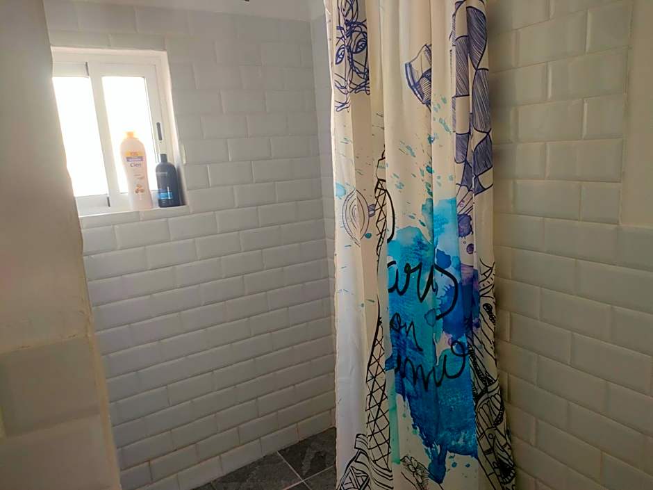 Alba 2 apartamento y Alba 3 habitación con baño