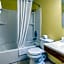Rodeway Inn & Suites Jacksonville near Camp Lejeune