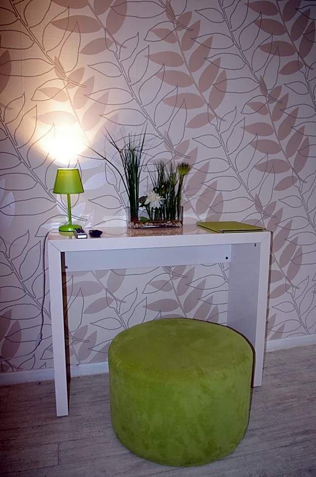 HOTEL 3 étoiles NN "LOU CIGALOUN"