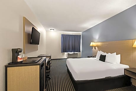 1 Queen Bed Accessible Room Non-Smoking