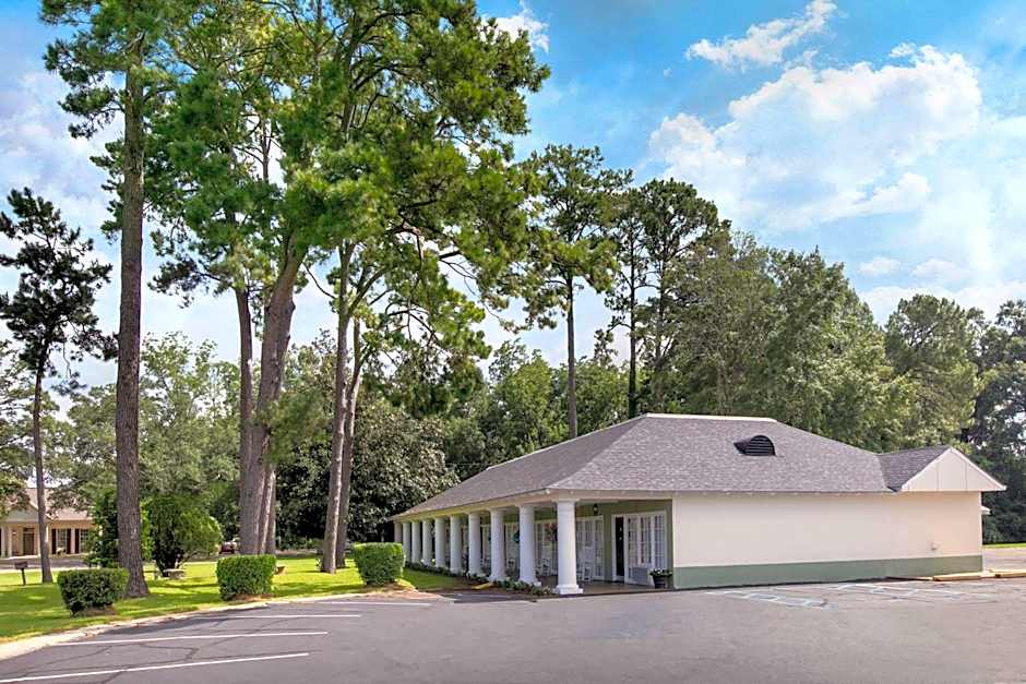 Days Inn by Wyndham Natchez