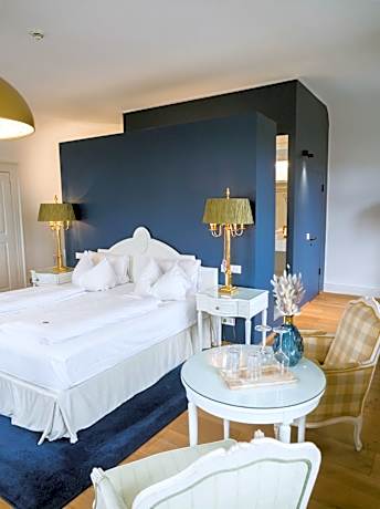 Deluxe Double Room with Bath