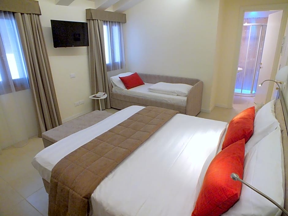 Leone Hotel