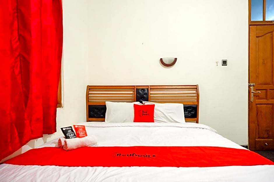 RedDoorz near Tugu Yogyakarta
