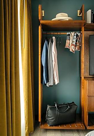 The Artist's Loft - Handicapped Accessible