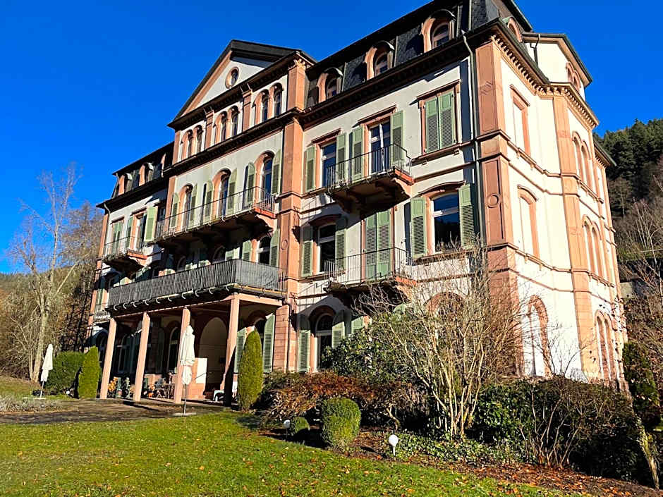 Residential&Guesthouse LIVING FÜRSTENBAU
