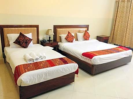 Deluxe Family 3 Adults