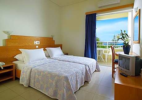 Family Room (4 Adults)