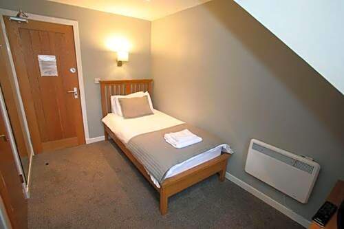 Photo 1 of 4 of Single Room