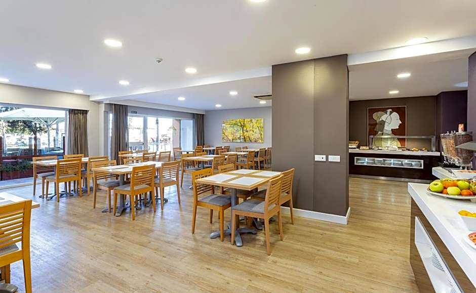 Hotel Apartamentos Pyr Fuengirola