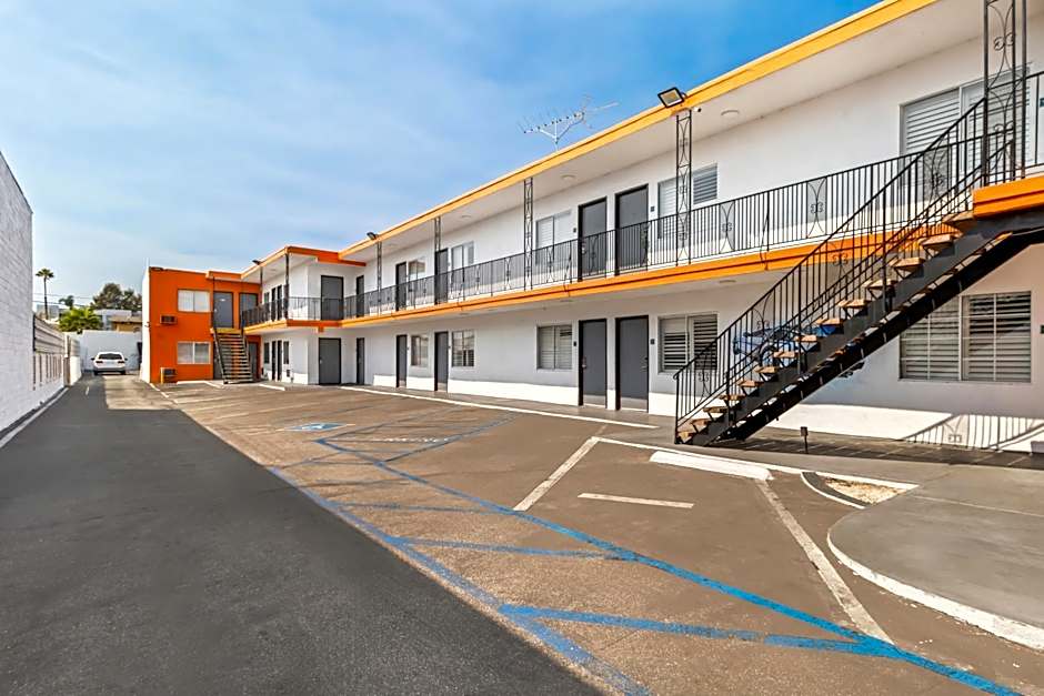 Rodeway Inn & Suites North Hollywood Burbank Airport - Universal Area