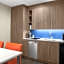 Holiday Inn Express & Suites Woodside LaGuardia Airport By IHG
