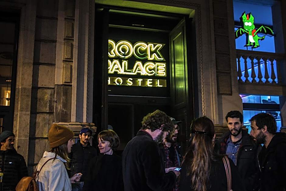 Sant Jordi Hostels Rock Palace