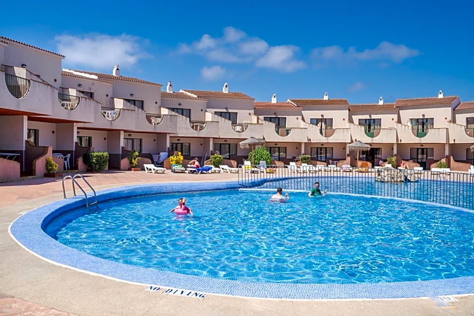 Apartamentos Lentiscos by MIJ