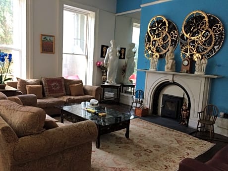 Huge Edwardian room with 2 balconies