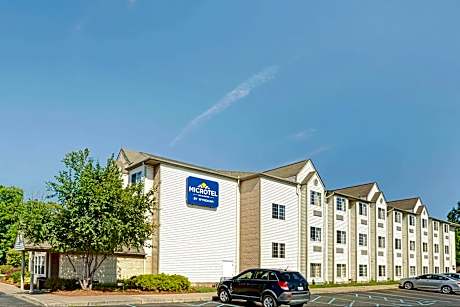 Microtel Inn & Suites By Wyndham Roseville/Detroit Area