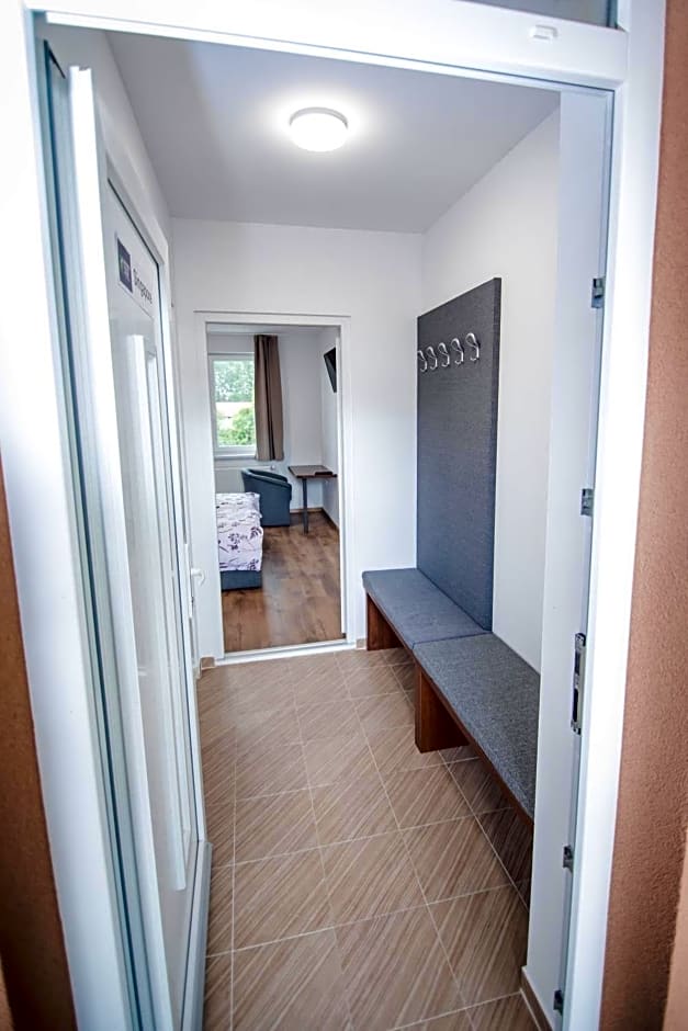 Tenisz Panzió - Baja